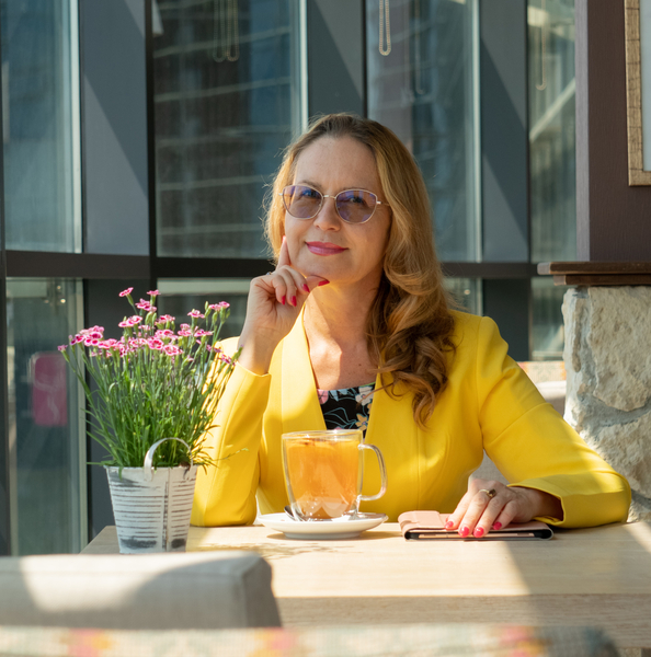 Zdjęcie na okładce dla Dr Renata Zarzycka Natural Medicine, Psychotherapy, Coach, Mindfulness